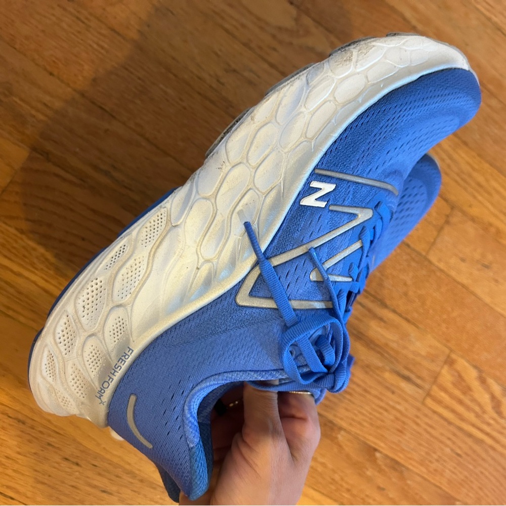 New balance More V4 worn once (5 miles)